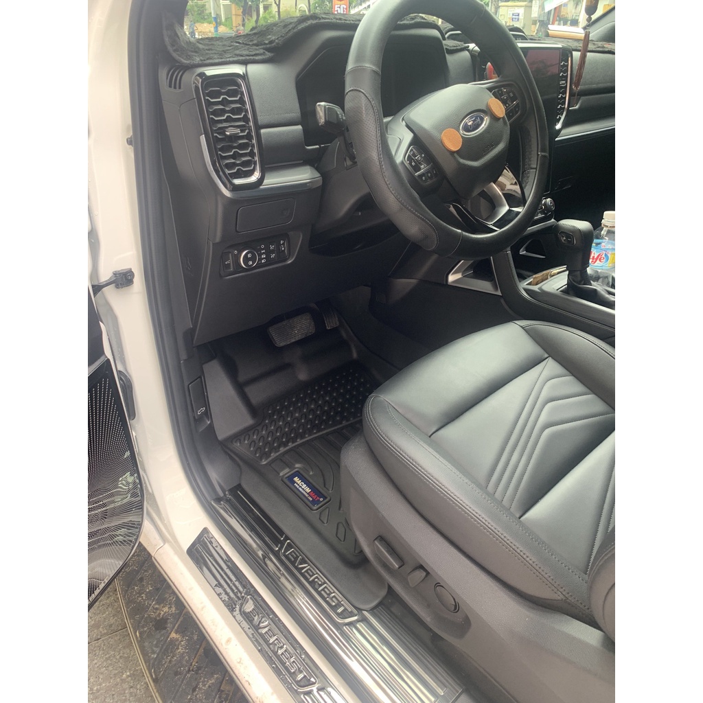 Thảm lót sàn xe ô tô Ford Everest 2022-2023  Nhãn hiệu Macsim chất liệu nhựa TPE cao cấp màu đen