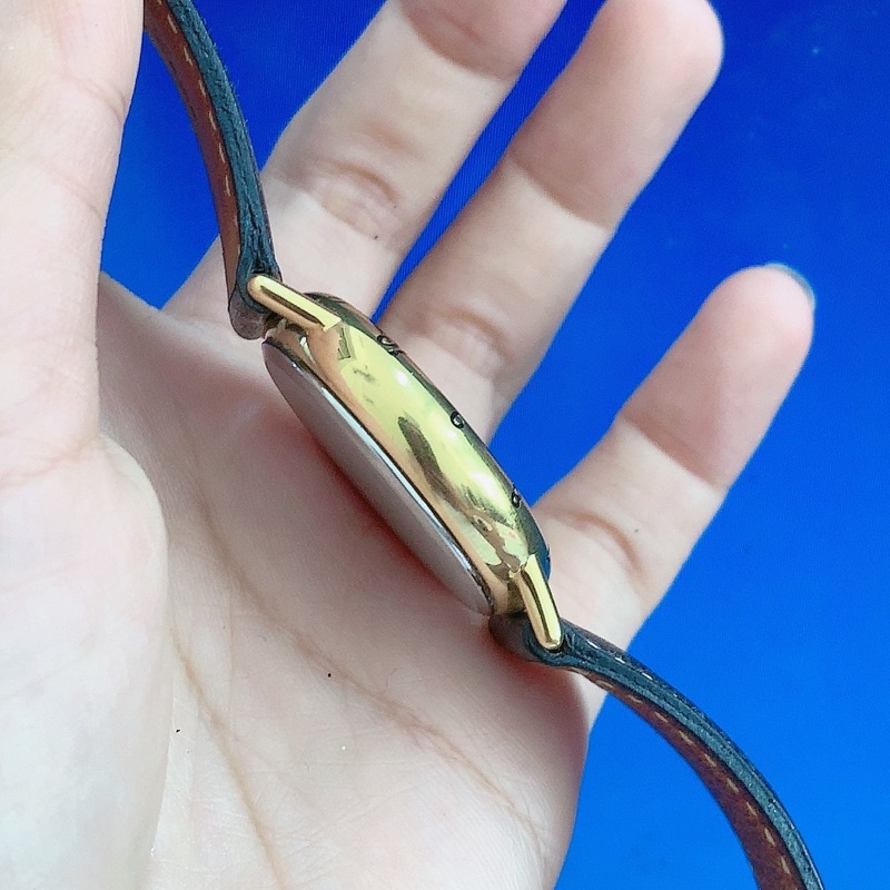 Đồng hồ si nữ hiệu Pierre Lannier Paris, mặt khảm cú mèo độc đáo, mặt tròn dây da