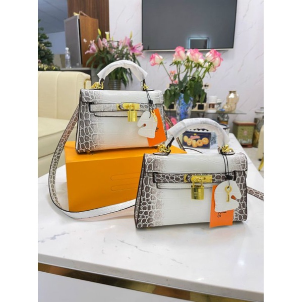 Túi xách HM Bạch Tạng da rắn  size 19 sang chảnh có dây đeo chéo nữ