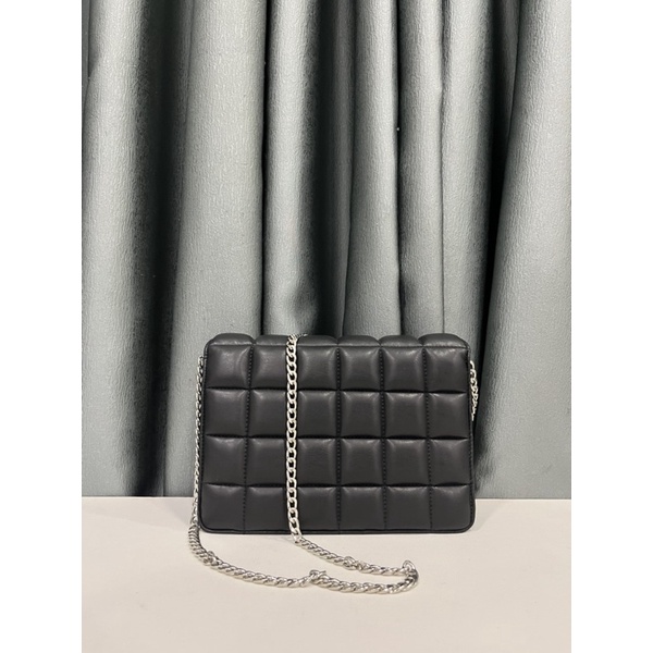 Túi si hiệu H&M đeo chéo trần trám da hãng