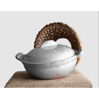 Niêu gang nấu cơm kho cá thịt