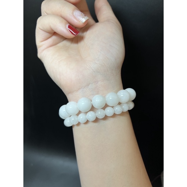 Vòng tay TA trắng