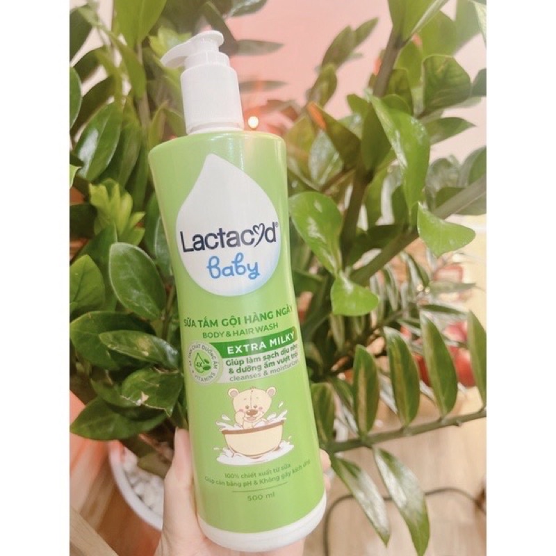 Lactacyd milky và BB 500Ml loại có vòi thuận tiện sử dụng . Sữa tắm và gội an toàn cho bé