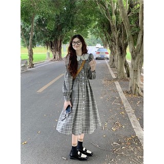 Đầm Caro Dài Cổ Bèo Trắng