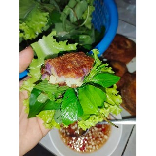 Bánh Tét Tứ Quý 4 Nhân ( 1.7-1.8kg, Màu Ngẫu Nhiên )