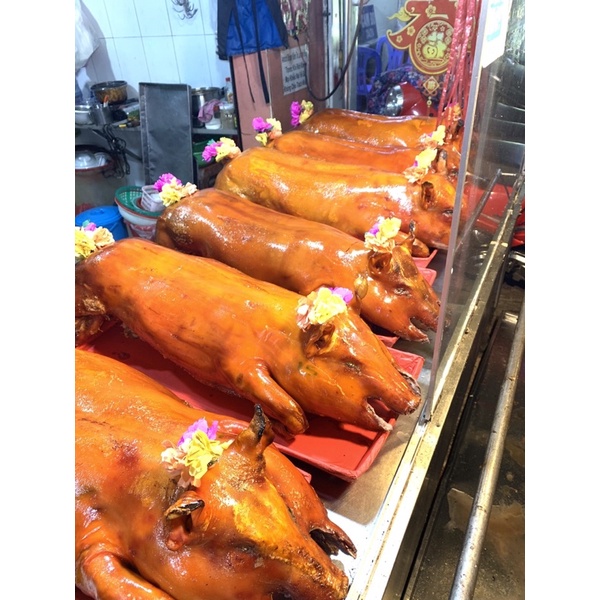 Heo quay nguyên con 10kg -12kg CÚNG CHÙA  BÀ
