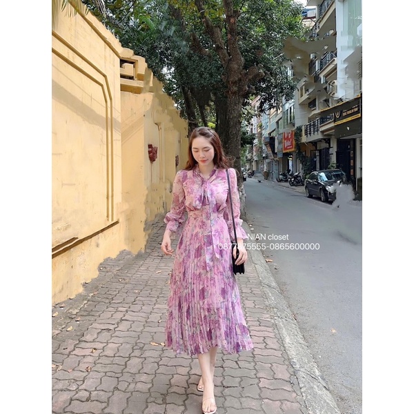 VÁY MAXI HOA TÍM BUỘC NƠ CỔ THƯỚT THA