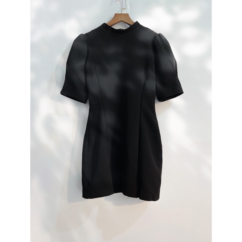 Đầm tay bồng xẻ tà korea