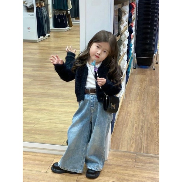 Quần jeans suông cho bé