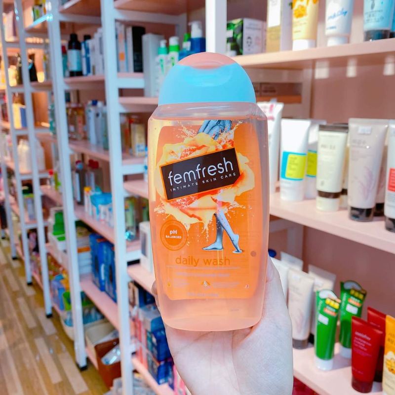 Dung dịch vệ sinh phụ nữ femfresh