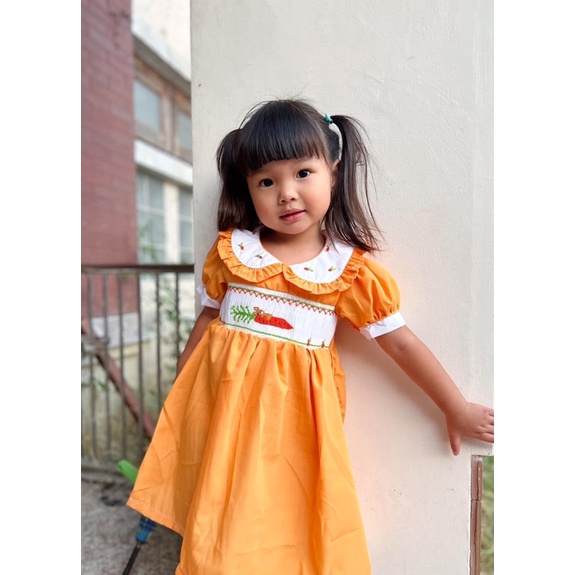 ĐẦM SMOCK THỎ CÀ RỐT