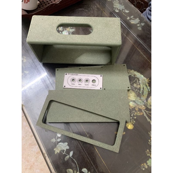 Vỏ box loa kích thước 25x11x9,5cm gỗ mdf xanh 9mm tặng kèm miếng control Mika như hình (SL có hạn)