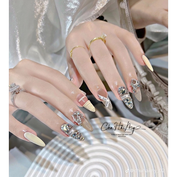 Móng úp, móng giả, nailbox thiết kế d..ior sang chảnh