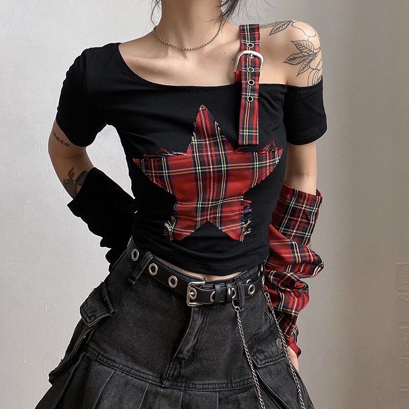 Set trang phục WEIRD PUSS áo kiểu hở một bên vai và chân váy phối họa tiết kẻ sọc ca rô thời trang dành cho nữ