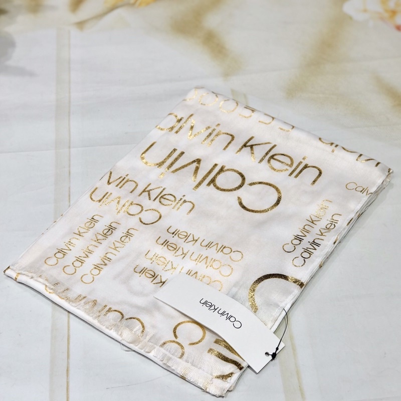 Khăn choàng Calvin