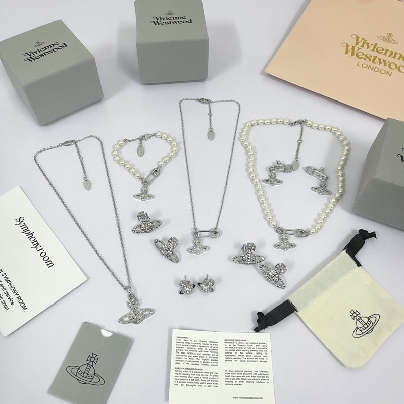 Phụ kiện Vivienne _Westwood