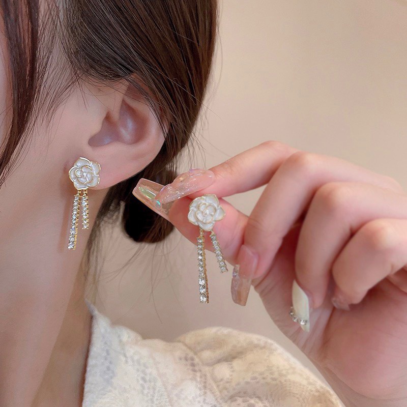 Đôi bông tai móc ngọc lá siêu dễ thương