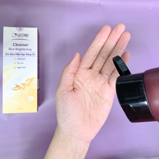 Sữa rửa mặt gạo sáng da