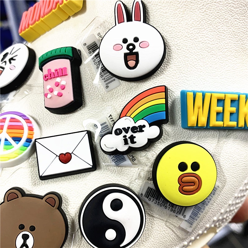 Huy Hiệu Trang Trí Giày Hình Bt21 jibbitz crocs BTS Mascot FZL37