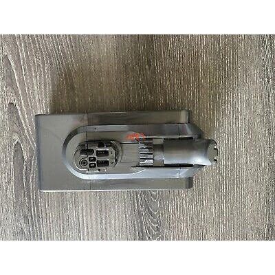 Thay Pin Máy Hút Bụi Dyson V15