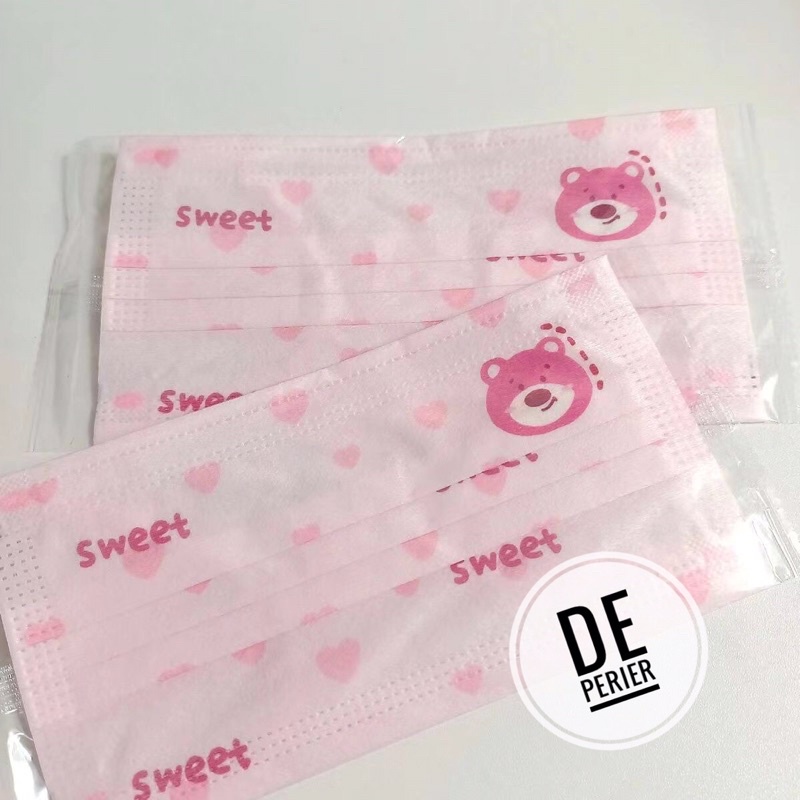 Khẩu trang gấu dâu lotso họa tiết hoạt hình toy story dành cho người lớn phong cách hàn quốc trẻ trung 3 lớp dày dặn