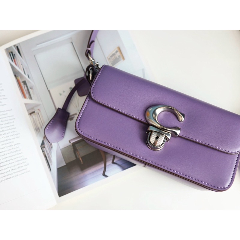 Túi đeo vai Coach Studio Baguette Bag