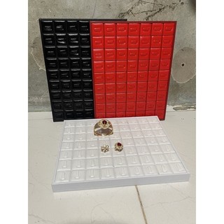 Khay da, khay trưng được 63 chiếc nhẫn, 23x30cm