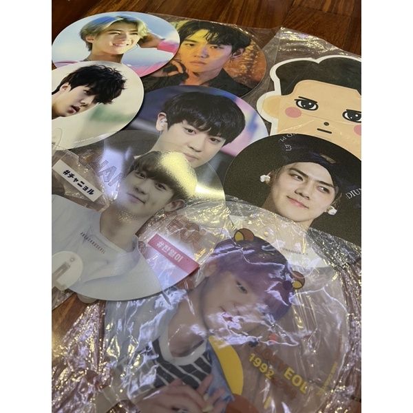 Quạt EXO CHANYEOL ,BAEKHYUN ,SEHUN goods offical