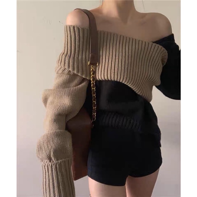 Pass áo len trễ vai phối màu nâu đen trẻ trung cá tính