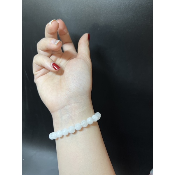 Vòng tay TA trắng