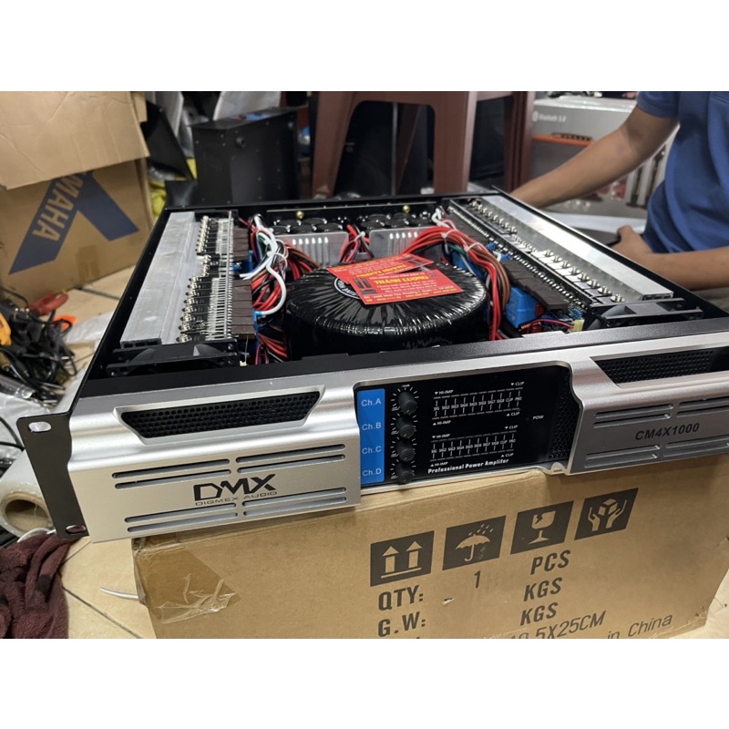 Đẩy công xuất dmx .1800w 1 kênh.