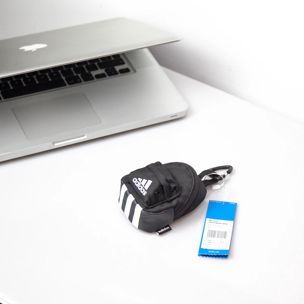 Móc khoá balo Adidas đựng đồ nhỏ gọn vào chìa khoá xe