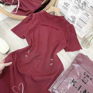 ĐẦM ĐỎ CỔ TRÒN KHOÉT VAI ĐÍNH ĐÁ EO