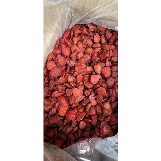 Dâu tây sấy dẻo đà lạt hộp 500g