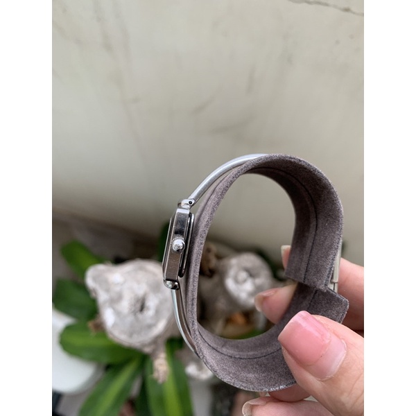 Đồng hồ Gucci chính hãng mẫu cũ.