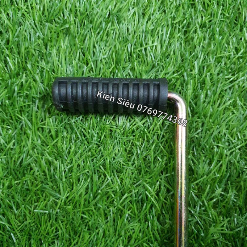 Gác chân xe cub 78-81-82 bắt vào lỗ gắp