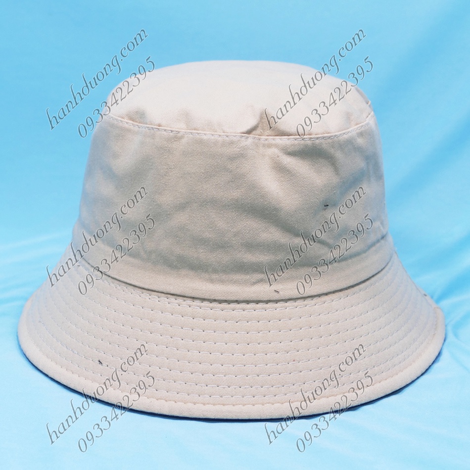 Nón bucket đội được 2 mặt với 2 màu độc đáo, thêu chữ thời trang, vành rộng 6.5cm chống nắng tốt, vòng đầu 58cm