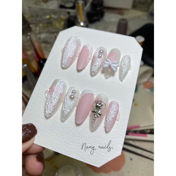 Nails Tết - Móng úp thiết kế tông Hồng pastel sẵn h chảnh, không kém da - Nailsbox tặng kèm bộ kit 3 món