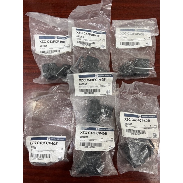 Đầu đấu cuộn hút van schneider XZC-C43FCP40B