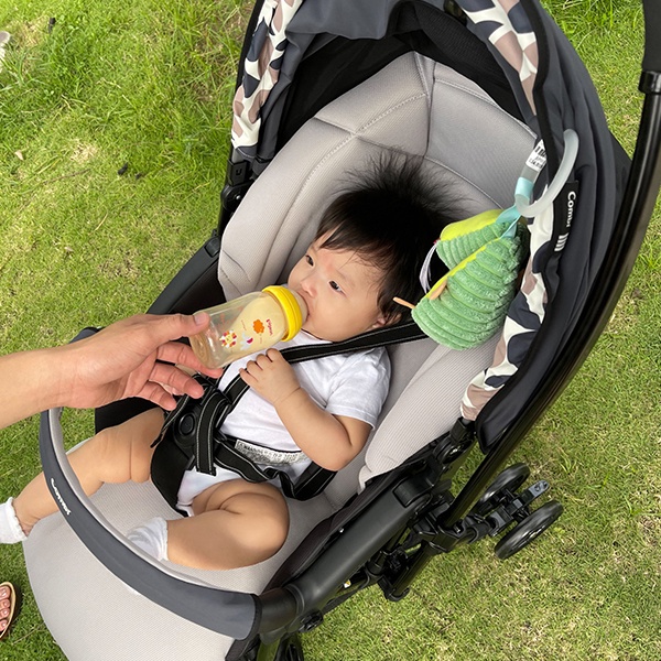 Xe đẩy Combi NEYO màu ghi