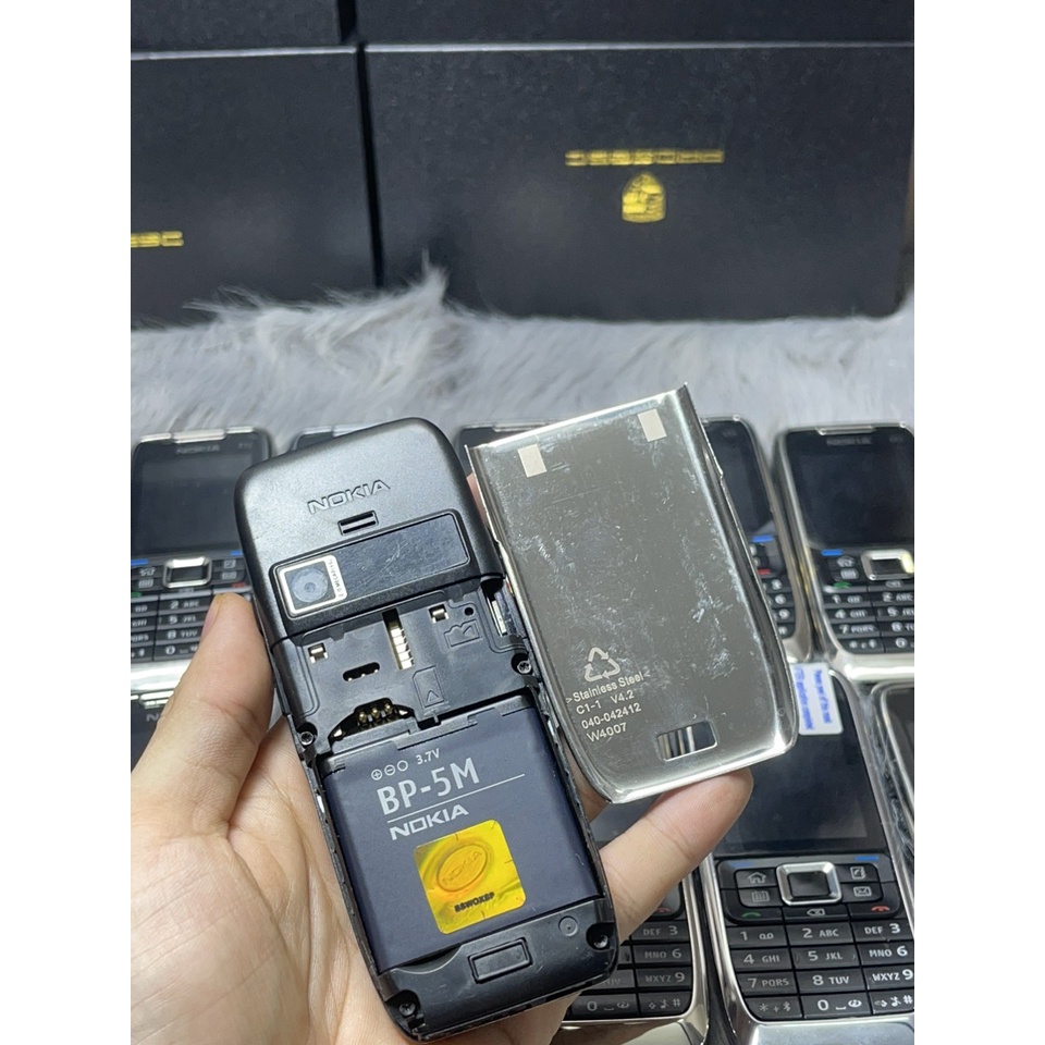 Điện thoại nokia E51 máy zin bảo hành 12 tháng
