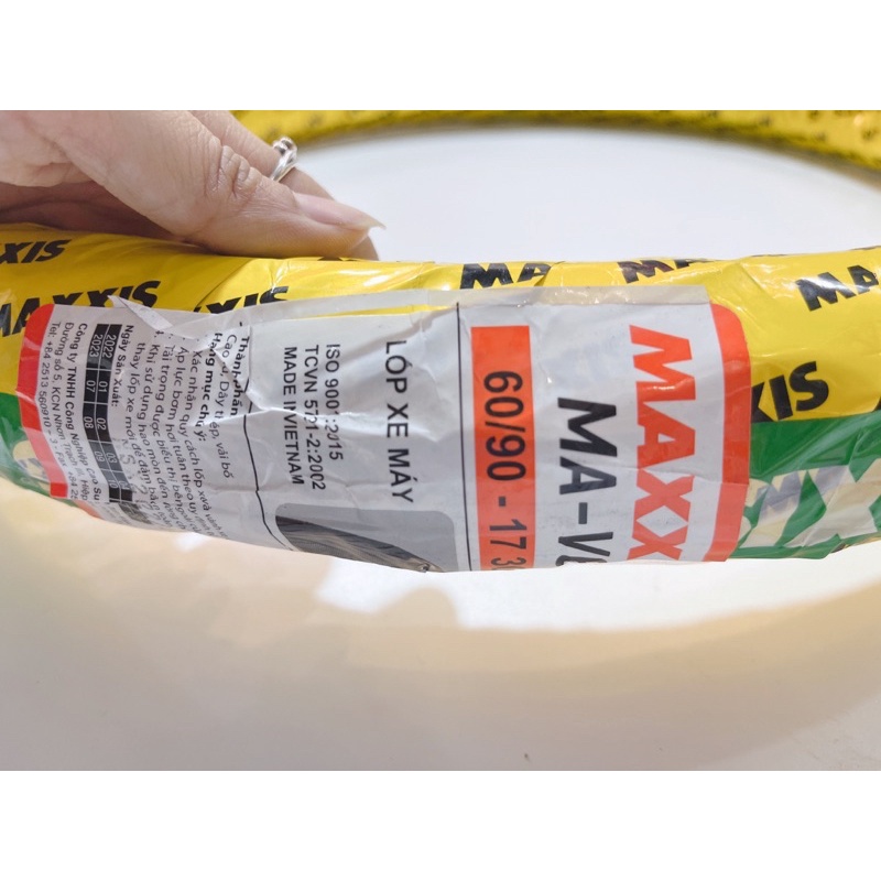 Vỏ lốp xe Maxxis gai xương cá sử dụng ruột  size 60/90.17 -> 80.90/17