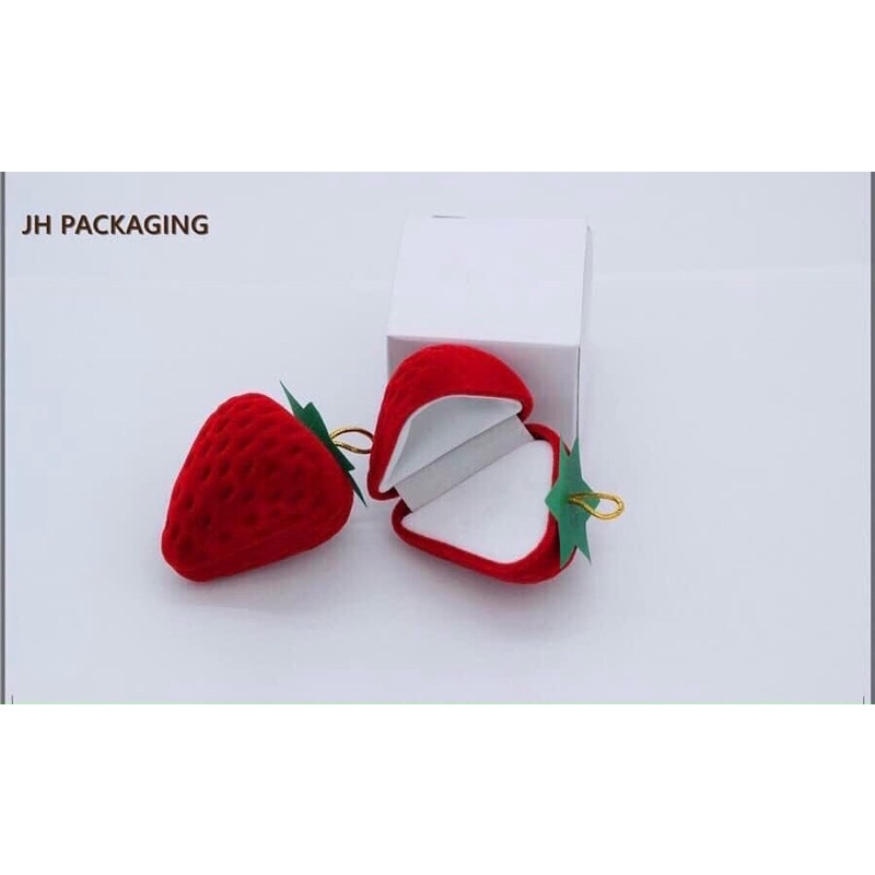Hộp đựng nhẫn hình quả dâu xinh xắn dùng làm quà tặng trang sức