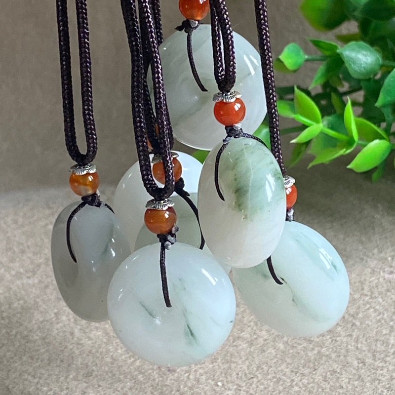 Mặt dây chuyền đá ngọc bích thạch anh màu xanh lá thời trang mới cho nam và nữ