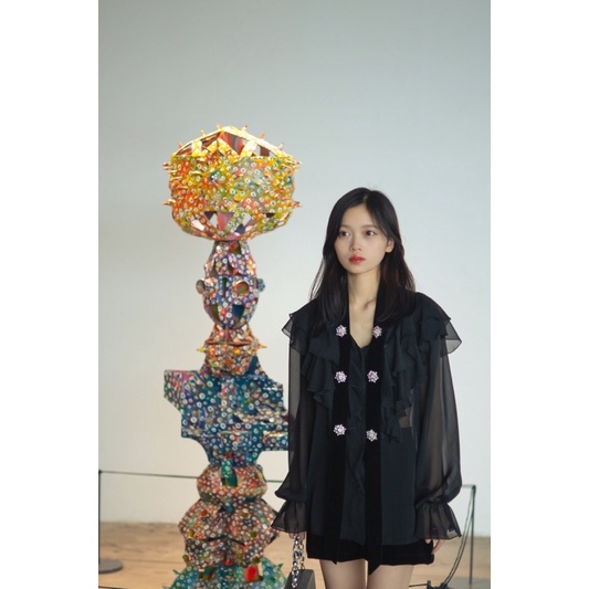 Tag đá cài áo cực sang