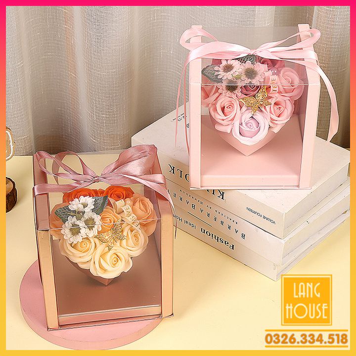 HỘP HOA LỤA PHỦ SÁP THƠM HÌNH TRÁI TIM ĐÍNH BƯỚM VÀNG SANG TRỌNG Tặng Valentine, 8/3, 20/10, Noel (Có Kèm Thiệp)