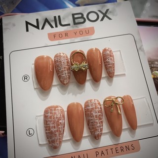 Nailbox kẻ dạ