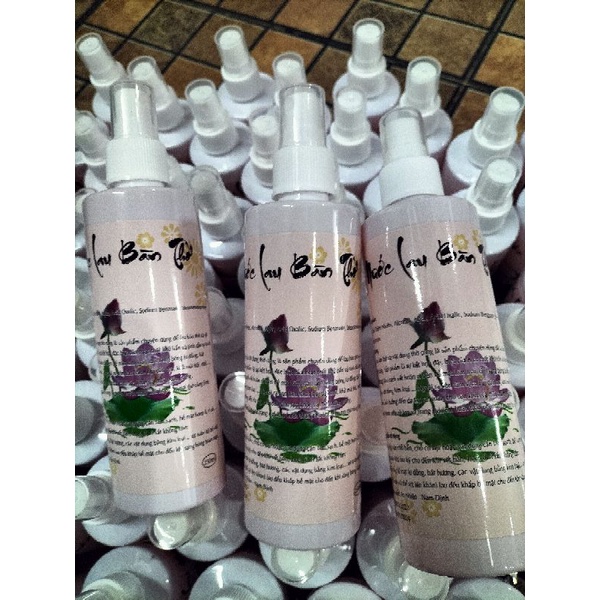 Nước lau bàn thờ thảo mộc Quế hồi cực thơm sạch sẽ sáng bóng hút tài lộc chai xịt 250ml