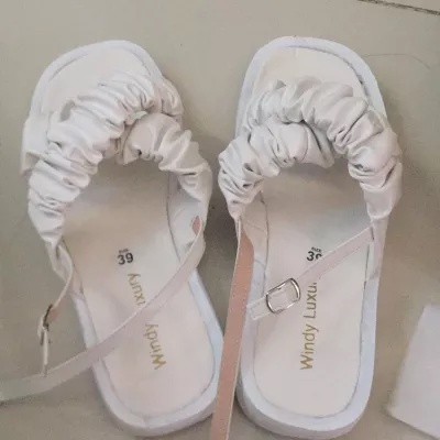 Giày Sandal Phong Cách Hàn Qua Chéo Đi Biển Đi Học Đẹp Xinh giaydepxinh.dangmi SD-0316