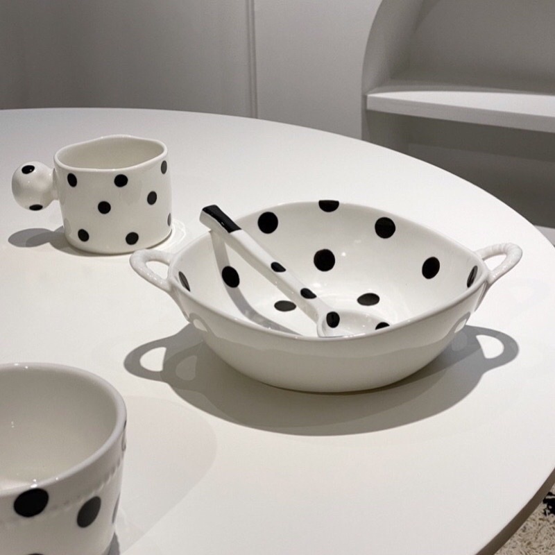 Bộ đồ ăn bằng sứ đen trắng hoạ tiết chấm bi phon cách hepburn, tô sứ, cốc chấm bi